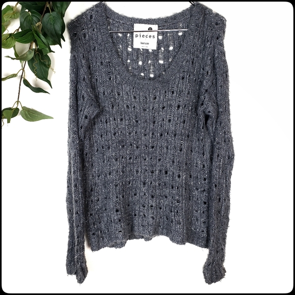 Kensie Sweaters - Pieces by Kensie Open Knit Gray & Silver Sweater M